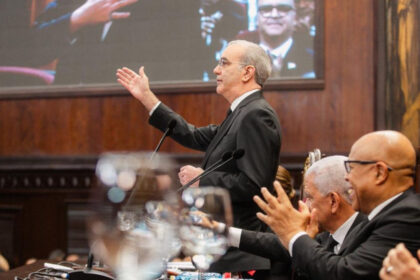 Abinader resalta fortaleza democrática para el desarrollo nacional