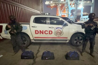 Incautan 37 paquetes de cocaína en buque del Puerto de Haina