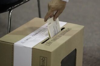 Cierran urnas en Colombia tras jornada electoral legislativa pacífica