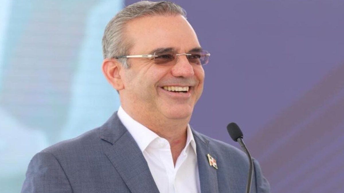 Luis Abinader destaca por fortalecer la democracia en Dominicana