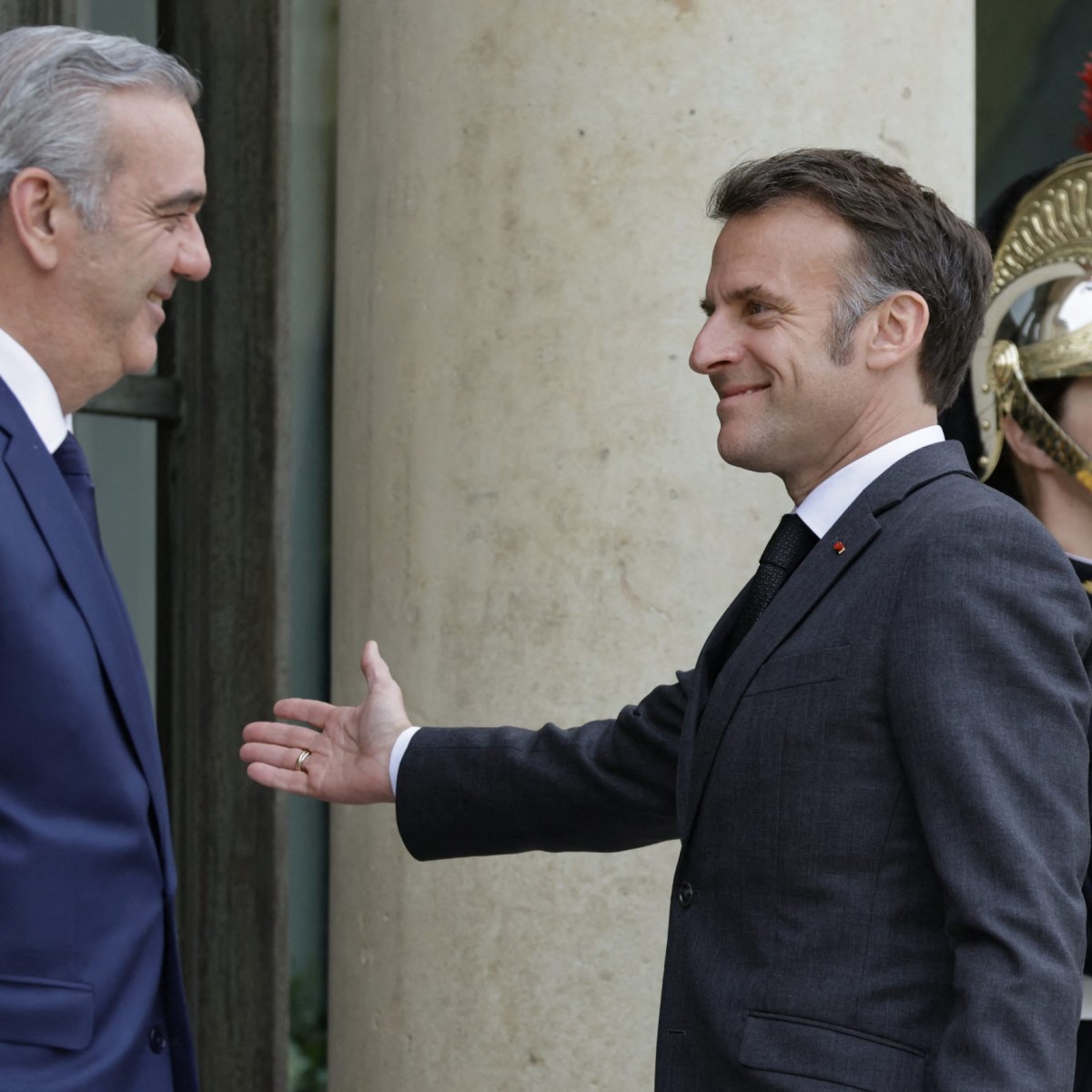 Macron y Abinader refuerzan cooperación Francia-República Dominicana