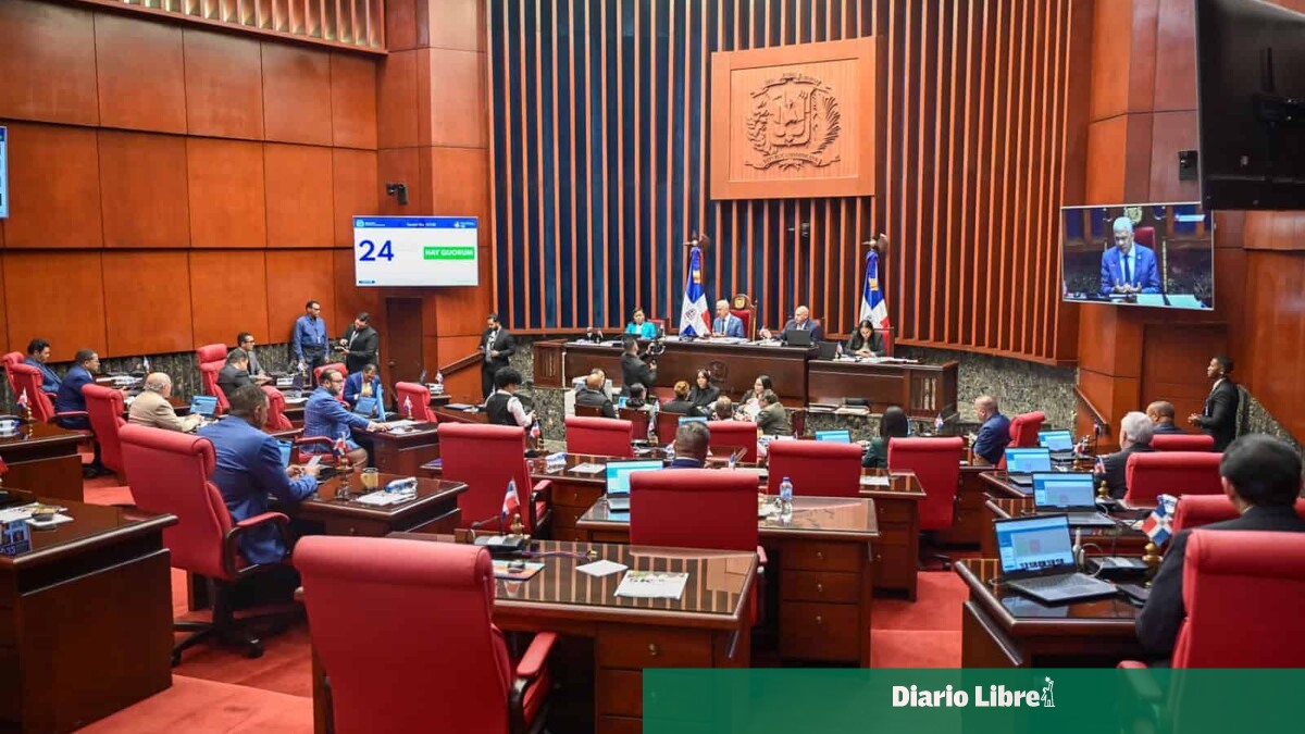 Congreso de RD impulsa reformas laboral y policial clave en 2026