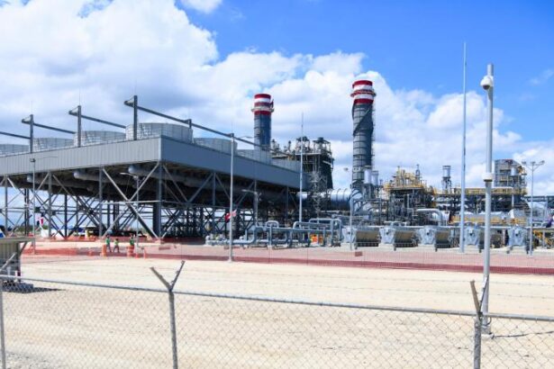 Abinader inaugura planta de 414 MW en Manzanillo, Montecristi