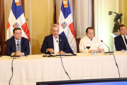 Abinader y empresarios debaten medidas ante alza del petróleo