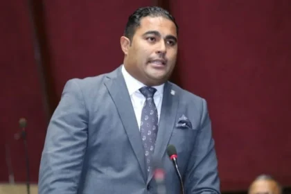 Carlos de Jesús desmiente salida del PRM y ratifica compromiso