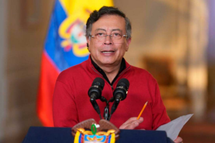 Multan a Gustavo Petro por desacato en caso Coosalud