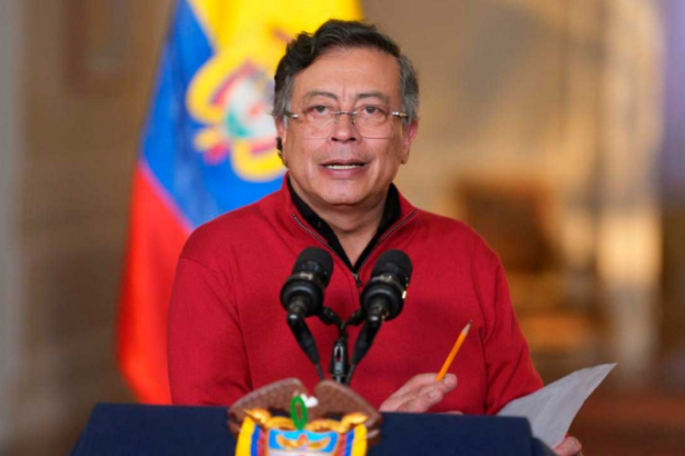 Multan a Gustavo Petro por desacato en caso Coosalud