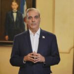 Abinader llama a pacto político ante crisis global en RD