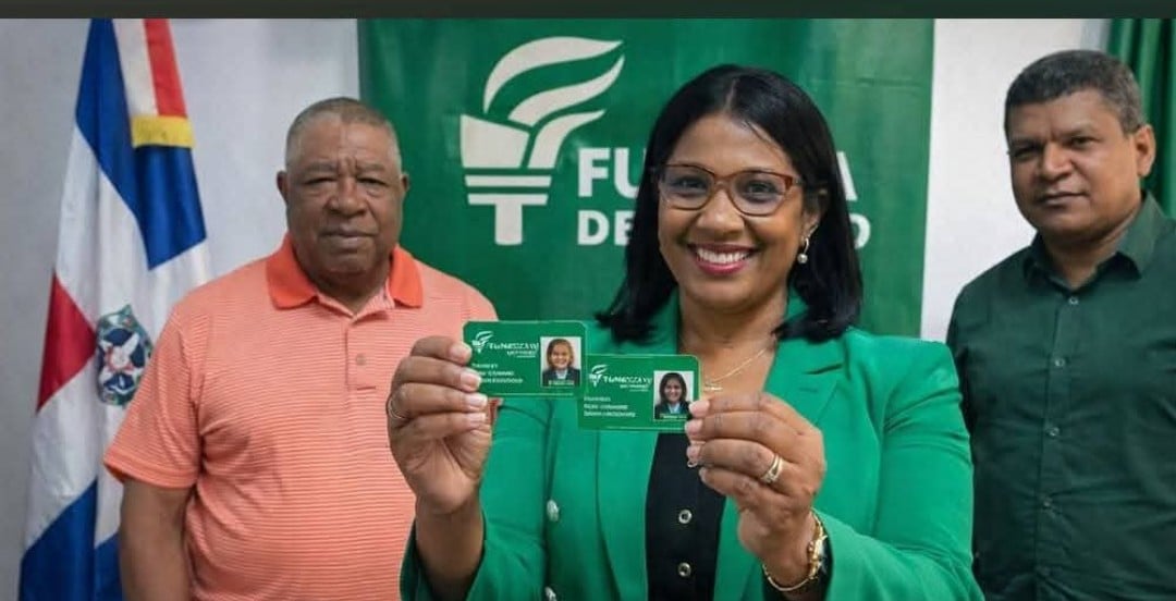 Vicealcaldesa de Los Alcarrizos deja PRM y se une a Fuerza del Pueblo