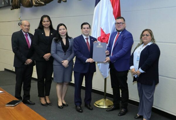 Panamá se integra a la OHI y refuerza su liderazgo marítimo