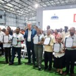 Abinader entrega 2,000 títulos de propiedad en Los Guandules