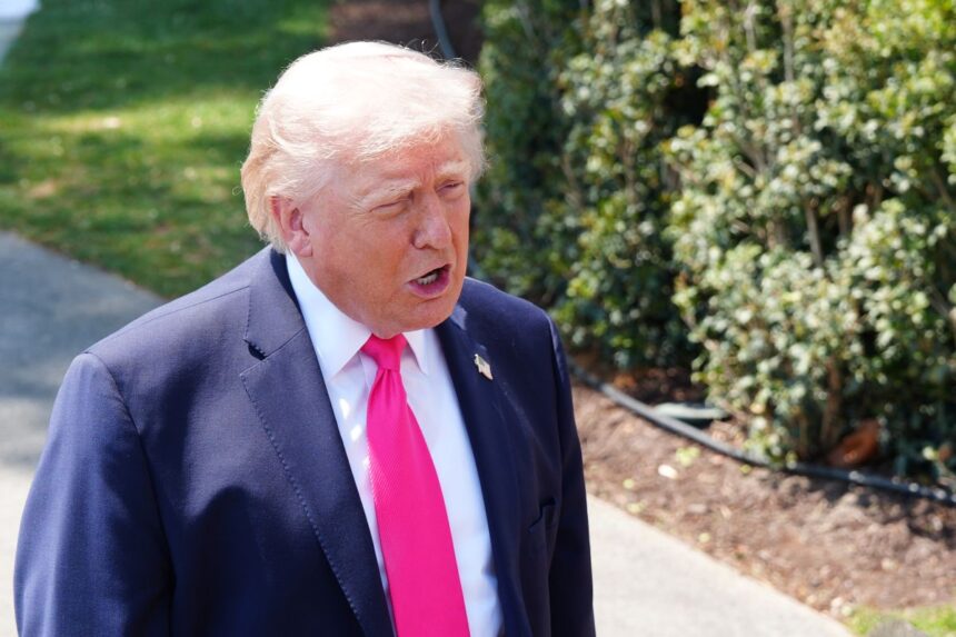 Trump afirma que habría ganado rápido Vietnam e Irak