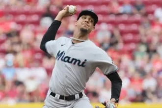 Eury Pérez mejora su rendimiento en Marlins con apoyo de Alcántara