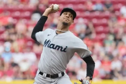 Eury Pérez mejora su rendimiento en Marlins con apoyo de Alcántara