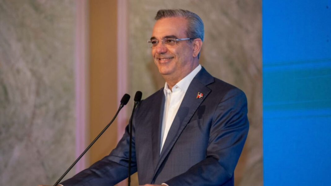 Abinader recibirá en Miami premio del Centro Adam Smith