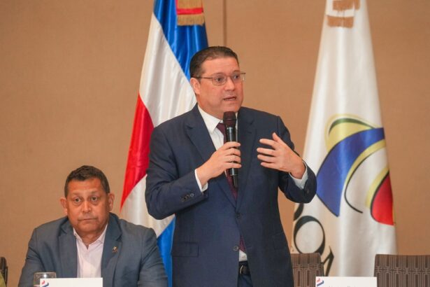 FEDOMU nombra a Yayo como enlace para Ley de Residuos