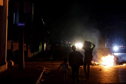 Cuba sufre apagones y protestas por escasez de combustible