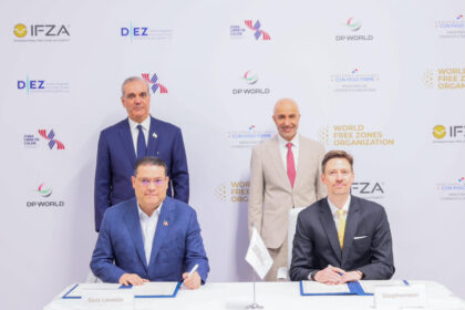 Abinader resalta liderazgo de zonas francas dominicanas en Panamá
