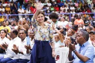 Raquel Peña reconoce a madres dominicanas en jornada social