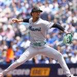 Eury Pérez sale lesionado tras brillar con 9 ponches en Toronto