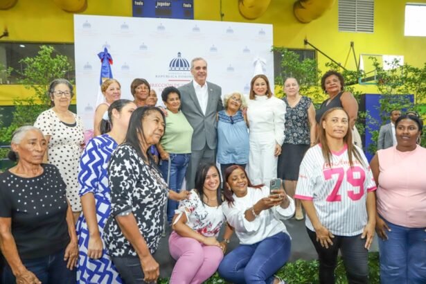 Gobierno entrega bono “El Cariñito” a un millón de madres