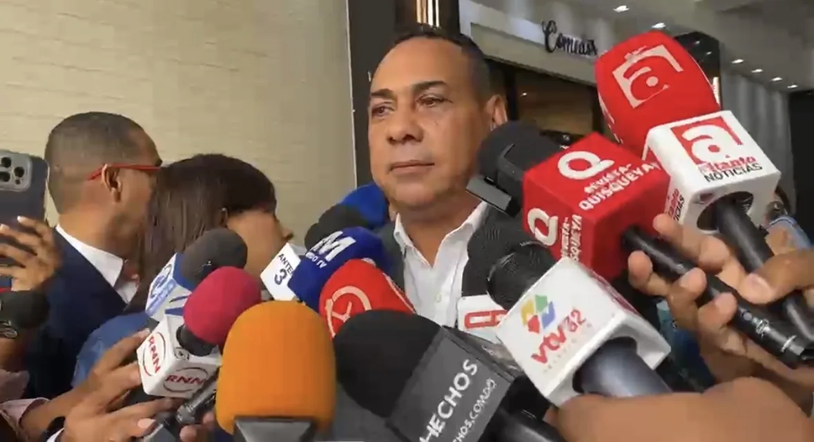 Senador Tineo respalda posposición de convenciones internas del PRM