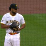 Piratas ascienden a Wilber Dotel para reforzar su bullpen