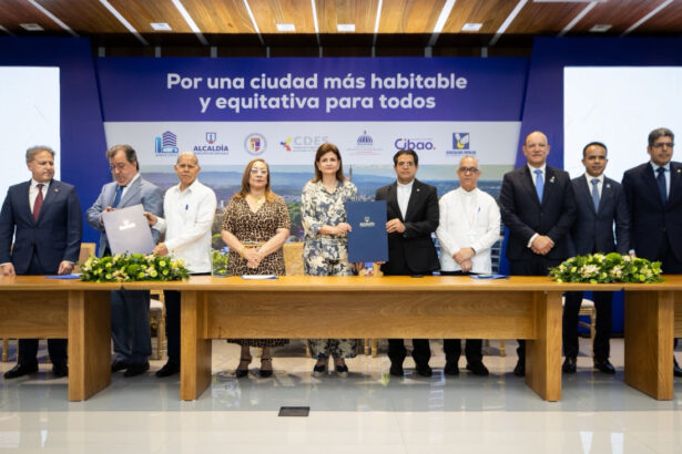 Raquel Peña firma pacto de desarrollo urbano sostenible en Santiago