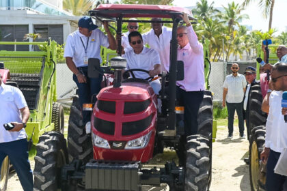 Turismo entrega 42 equipos de recolección de residuos a municipios