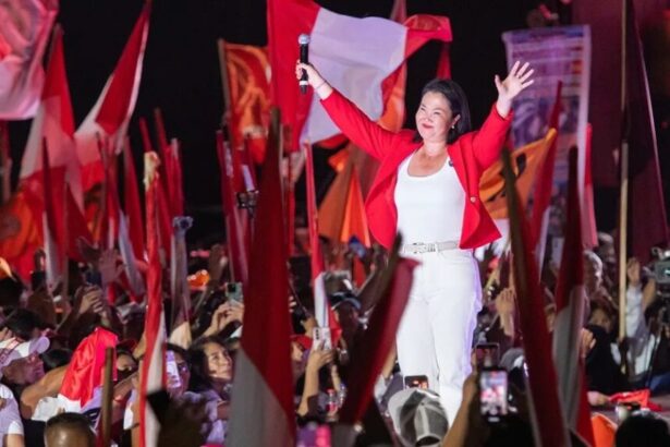 Keiko Fujimori promete reconciliación y un solo mandato en Perú