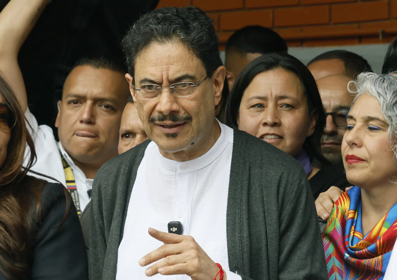 Iván Cepeda pasa a segunda vuelta presidencial en Colombia