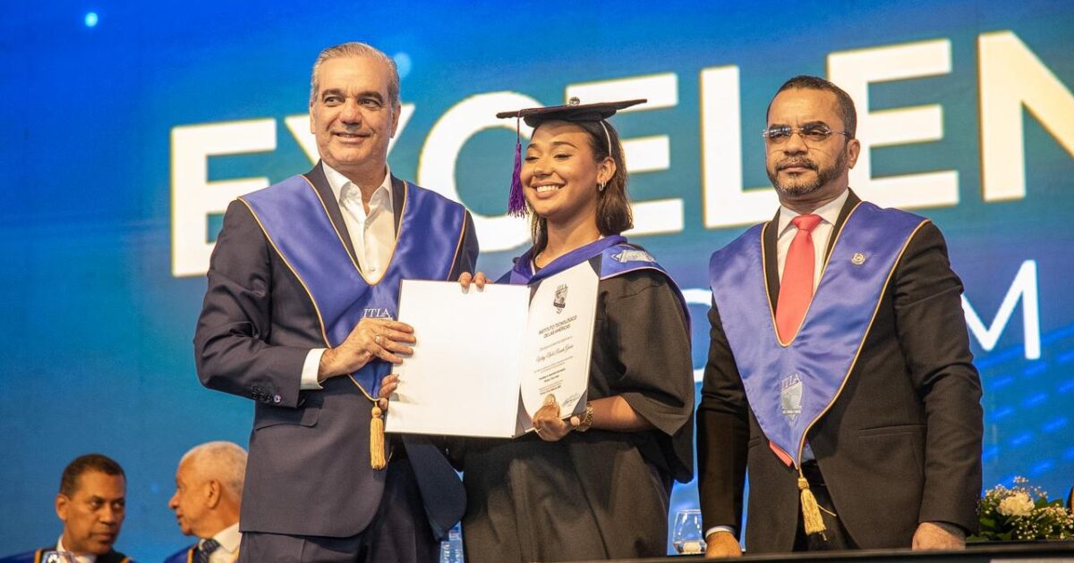 Abinader encabeza graduación ITLA: 642 egresados en tecnología