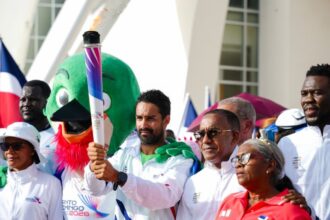 Medallistas dominicanos encabezan antorcha rumbo a Santo Domingo 2026