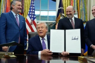 Trump obtuvo 1,200 mdd en 2025 por criptomonedas e inmuebles