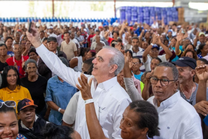 Participantes reunidos durante una actividad comunitaria.