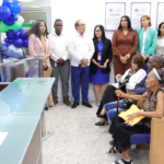 Ponente en un atril de la DGJP ante participantes en una actividad institucional.