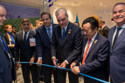 Abinader inaugura salón dominicano en la sede de la FAO