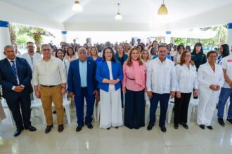 Grupo reunido para una actividad de formación técnico-profesional.